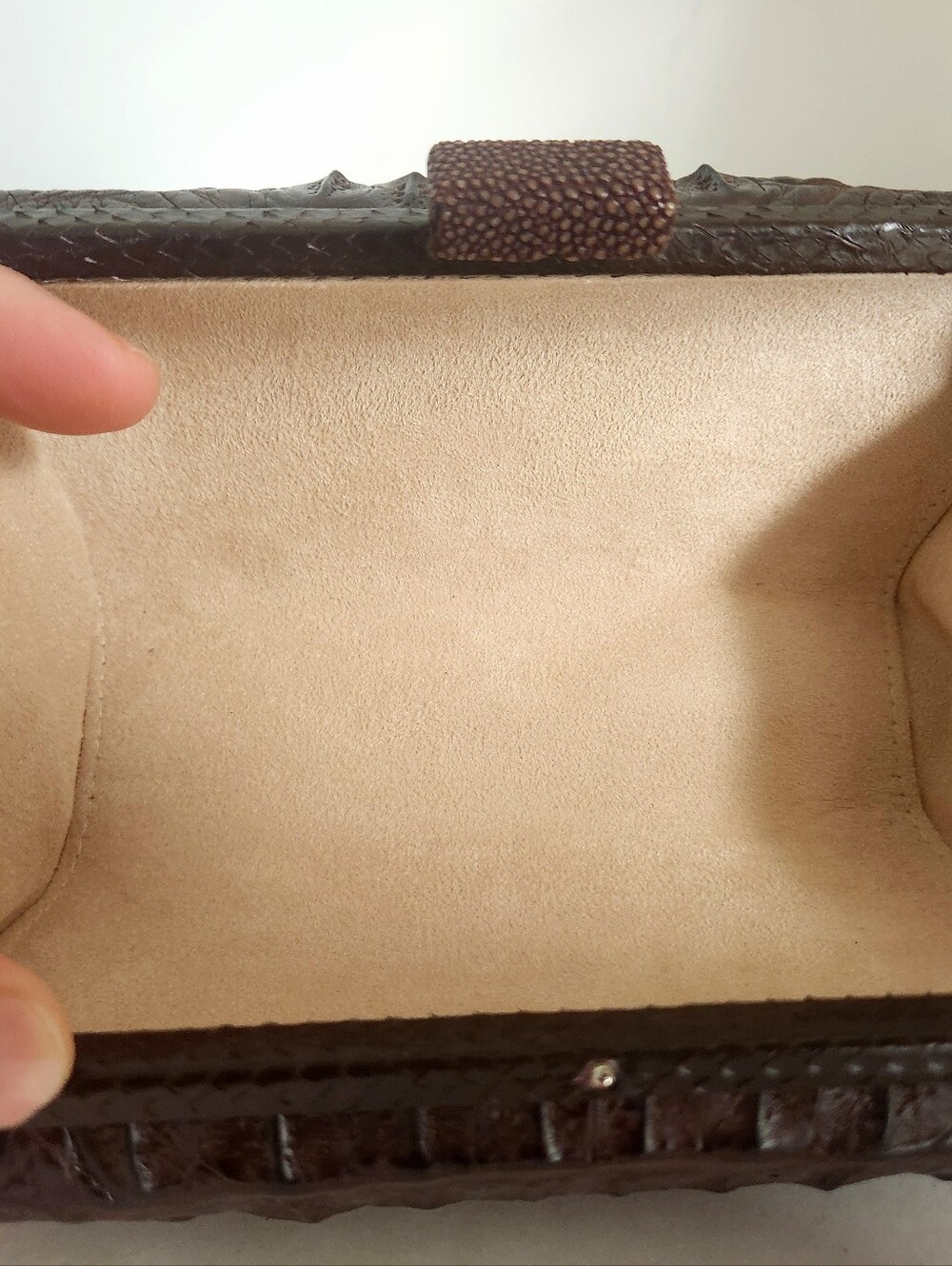 Brown Croc-Embossed Leather Snakeskin Make Up Case Clutch - Picture 3 of 10